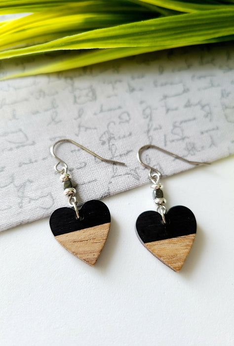 Boucles d'oreille en bois de noyer et acier