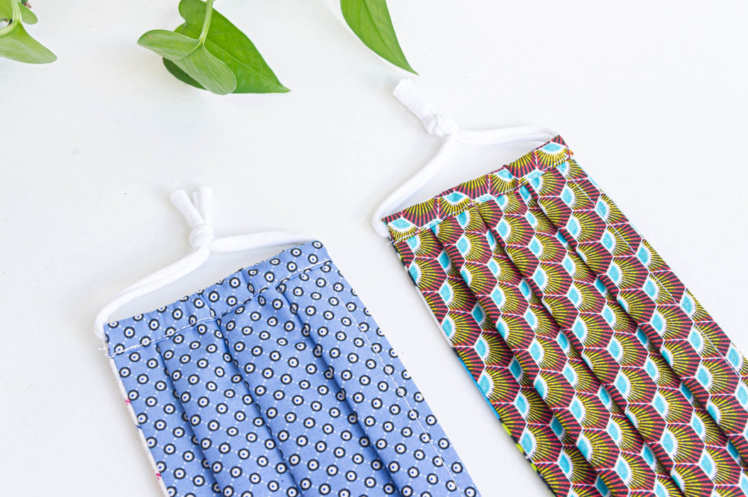 Masque en tissu - cercles bleus & paon