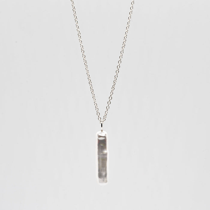 Collier numéro deux keshis allongée