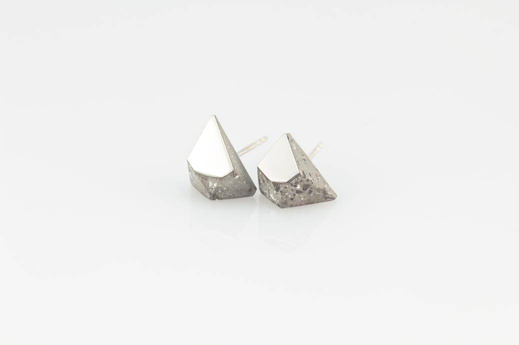 Boucles d'oreilles pyramides argent