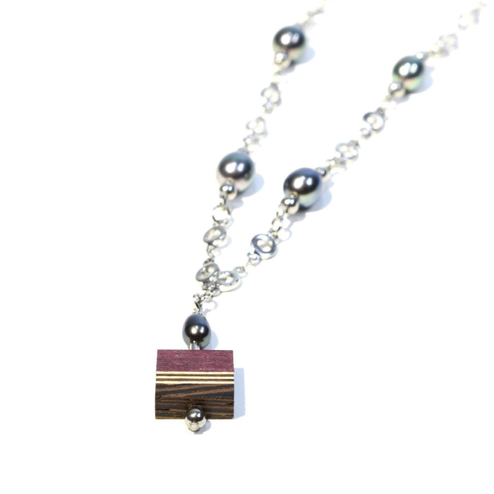 Amalgame perles bleues et bois