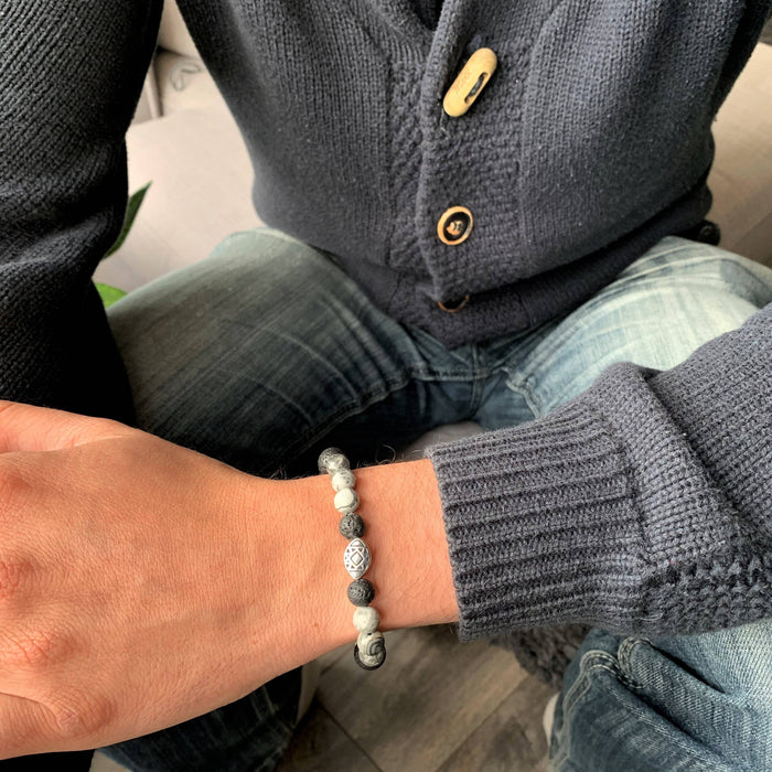 Bracelet élastique pour hommes en pierres naturelles de guérison : pierre de lave et jaspe gris