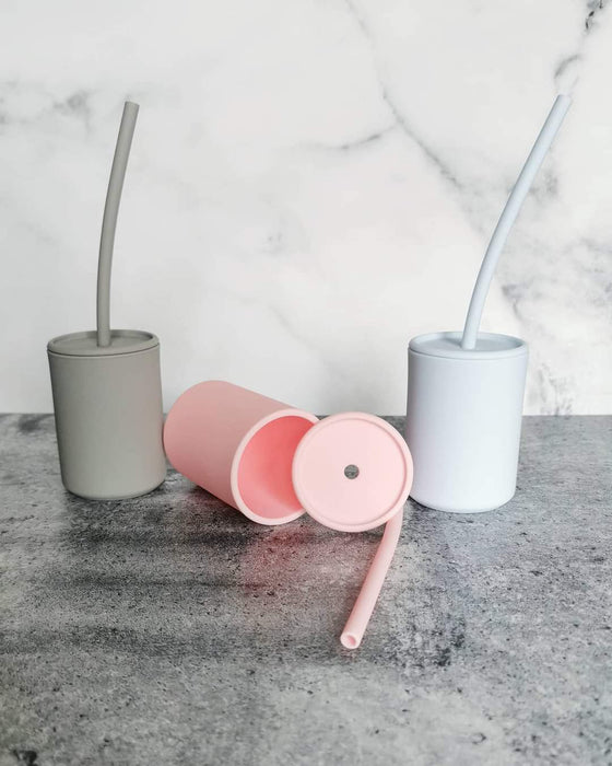 Gobelets en silicone avec paille et couvercle