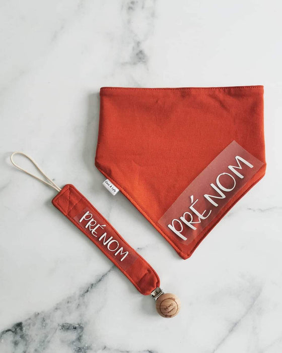 Bavoir et attache suce tissus avec prénom