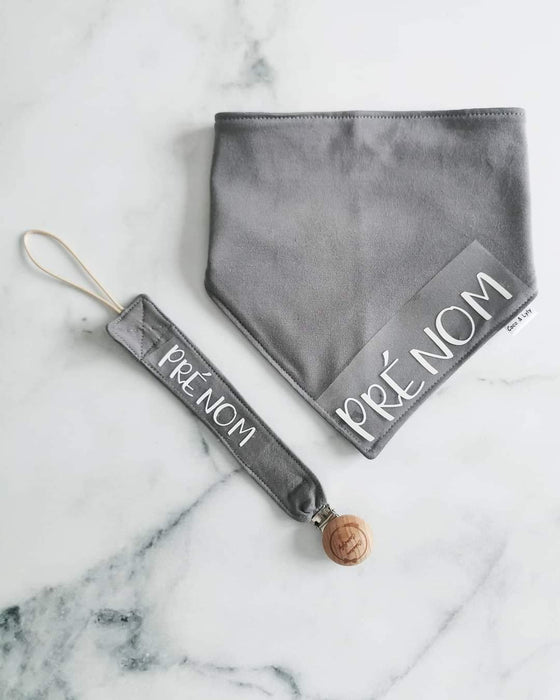 Bavoir et attache suce tissus avec prénom