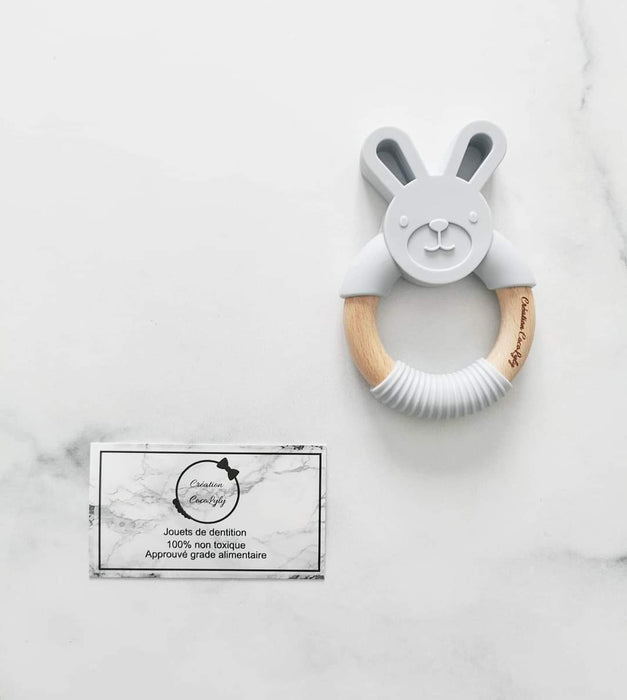 Anneau en silicone lapin et bois gris pâle
