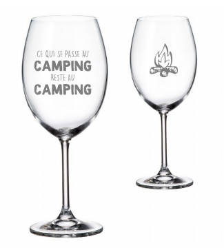 Verre à vin ''ce qui se passe au camping''