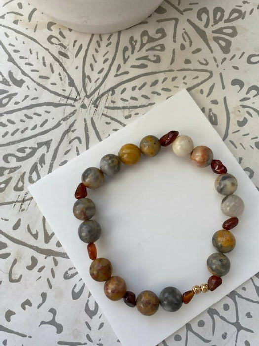 Bracelet d'agate mexicaine avec perles embossées en or