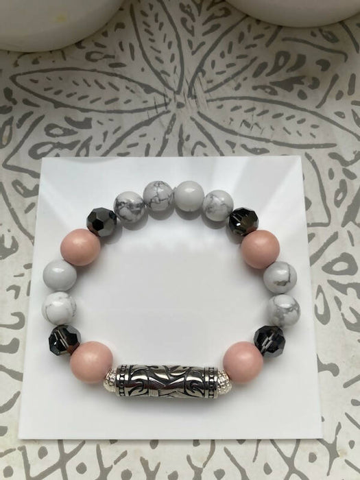 Bracelet d'howlite et de perles en bois rose