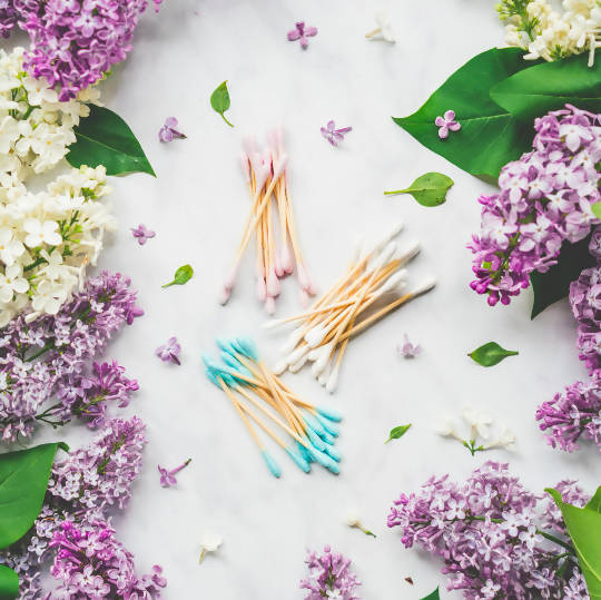 Paquet de 6 cotons-tiges en bambou biodégradables (600 unités) blanc, rose et aqua