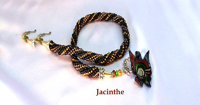 Collier de perles jacinthe