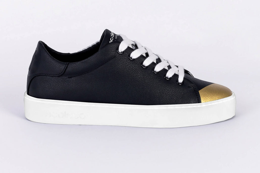 Sneakers dépareillés, véganes en "cuir" de pomme - modèle miroloco pour femmes