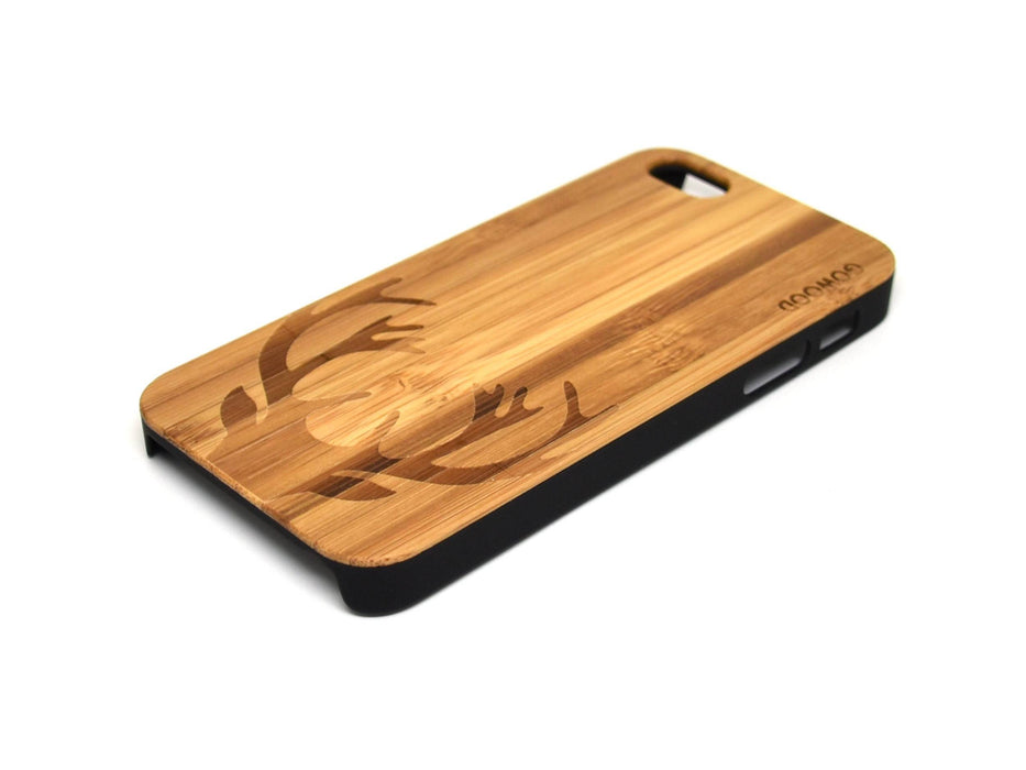 Étui iphone 5 en bois et côtés en polycarbonate - bambou avec gravure chevreuil