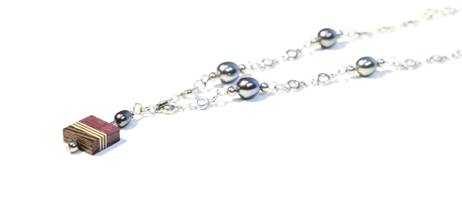 Amalgame perles bleues et bois