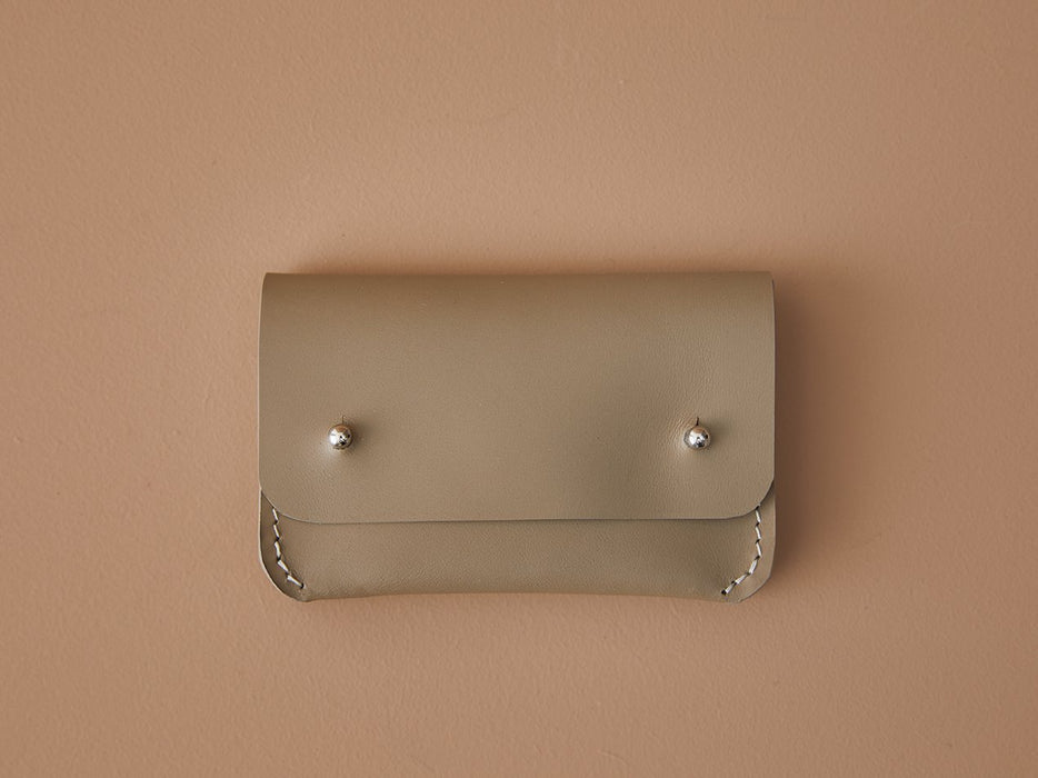 Porte-cartes en cuir taupe