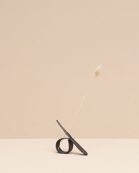 Soliflore en cuir noir