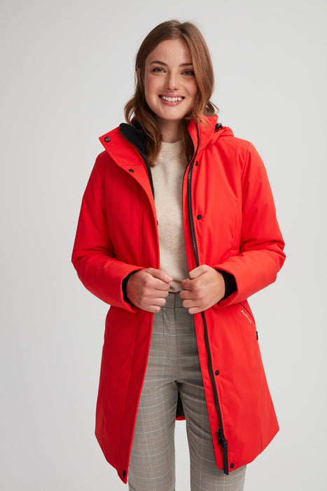 Manteau de couleur rouge pour femme. longueur mi cuisse. Fabriqué au Québec.