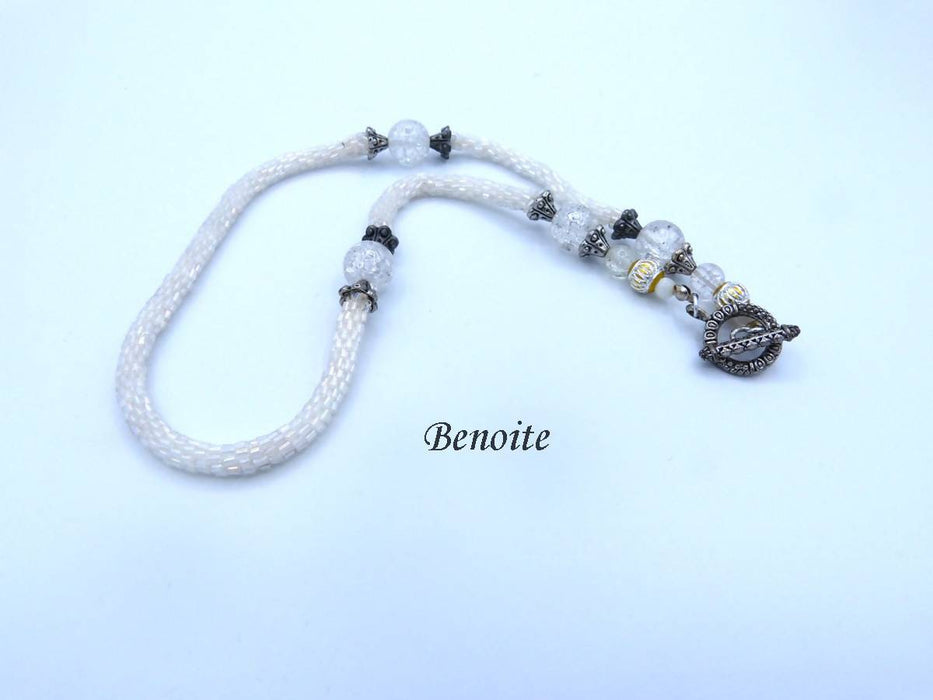 Collier de perles benoite