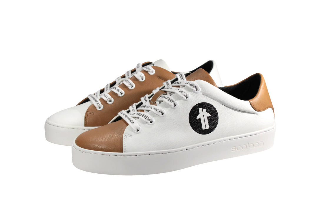 Sneakers dépareillés, véganes en "cuir" de pomme - modèle animlogo, blanc et cognac, pour femmes