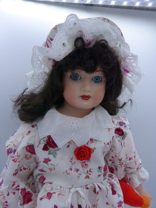 Poupée de porcelaine marie-lise