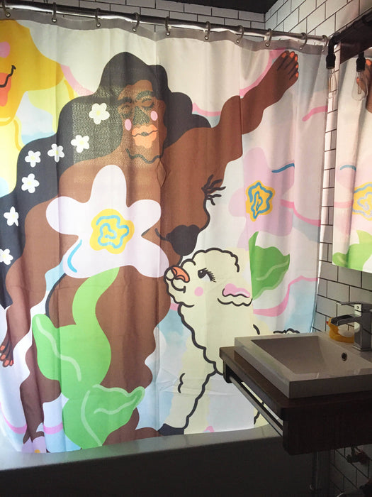 Rideau de douche de polyester, imperméable et lavable, 71" x 71", conçu en collaboration avec l'artiste teenadult