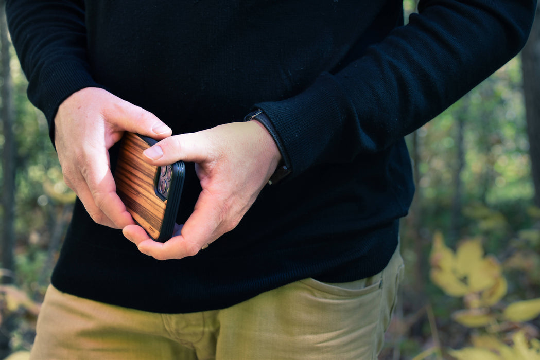 Étui iphone 12 mini en bois de zèbre et côtés en tpu
