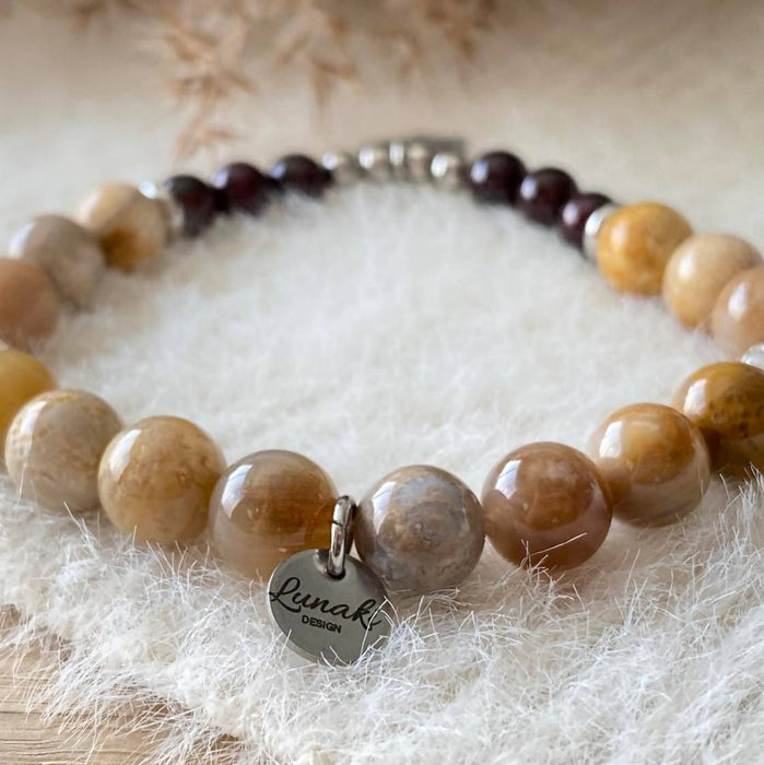Bracelet sous-bois (pierres semi-précieuses jaspe chrysanthème et grenat, cristal stellaris, acier inoxydable avec breloque fleur de lotus)
