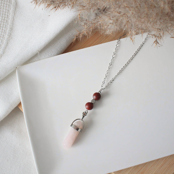 Collier en pierre semi-précieuse de quartz rose, bois de santal et acier inoxydable