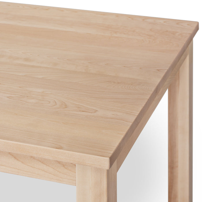 Table classique en bois massif