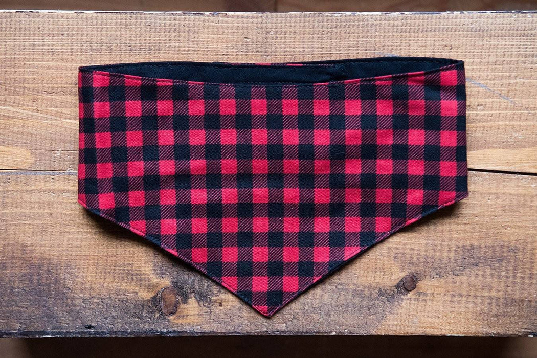 Bandana foulard buffalo à carreaux noirs et rouges pour chien