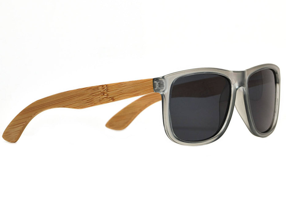 Lunettes de soleil carrées en bois de bambou avec monture givrée grise et verres noir polarisés
