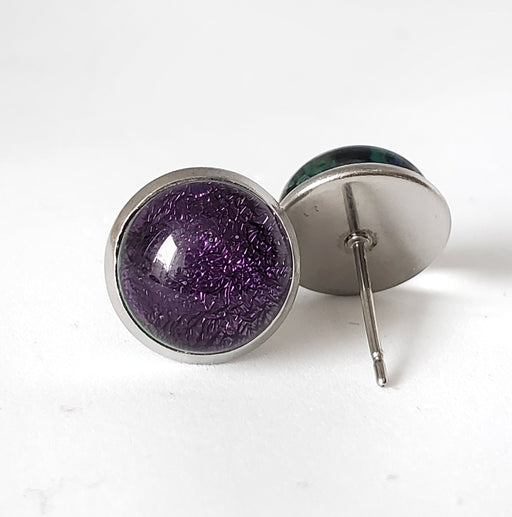 Boucles d'oreilles cabochon violet, en verre fusion - Bijoux Le fil d'Ariane