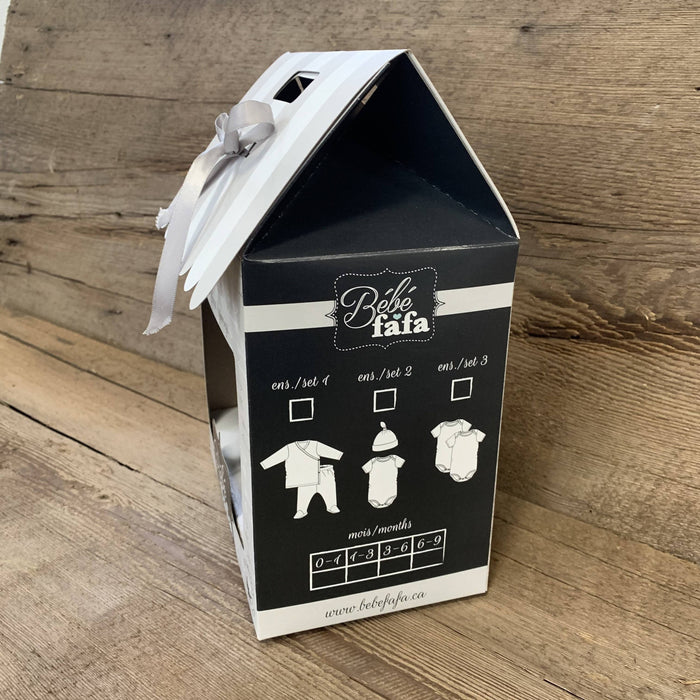 Ensemble chandail, pantalons à rayures roses, chapeau et bandana à motif de chats dormeurs