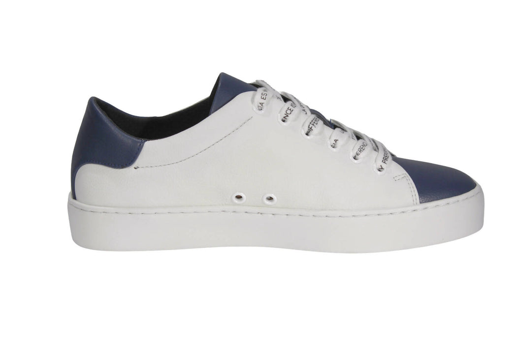 Sneakers dépareillés, véganes en "cuir" de pomme - modèle animlogo, blanc et marine, pour femmes