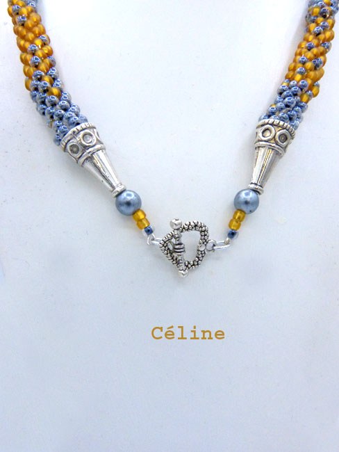 Collier de perles céline