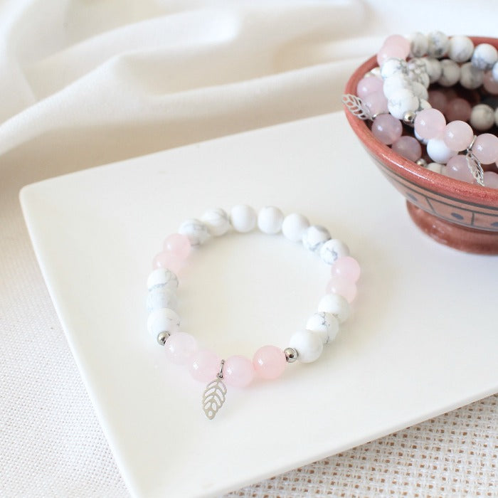 Bracelet féminité - howlite, quartz rose et acier inoxydable