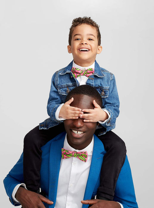 Noeuds papillon père-fils - rose feuillage éclatant