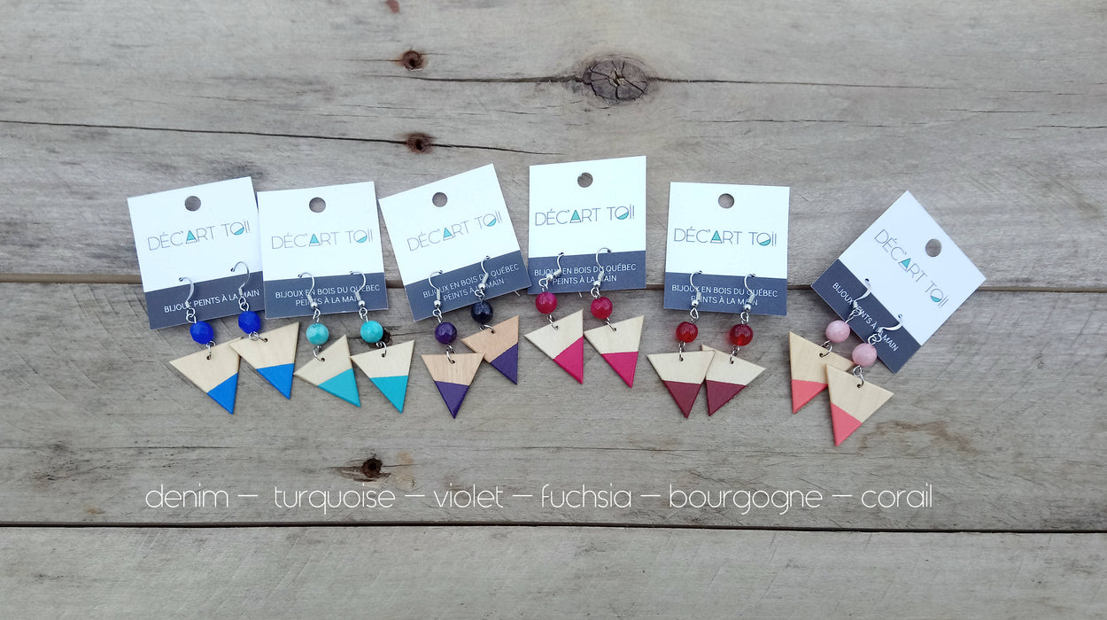 Boucles d'oreilles en bois du québec (merisier) et acier inoxydable- triangles 1" - couleurs au choix!