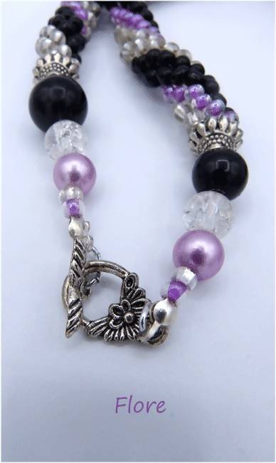 Collier de perles flore