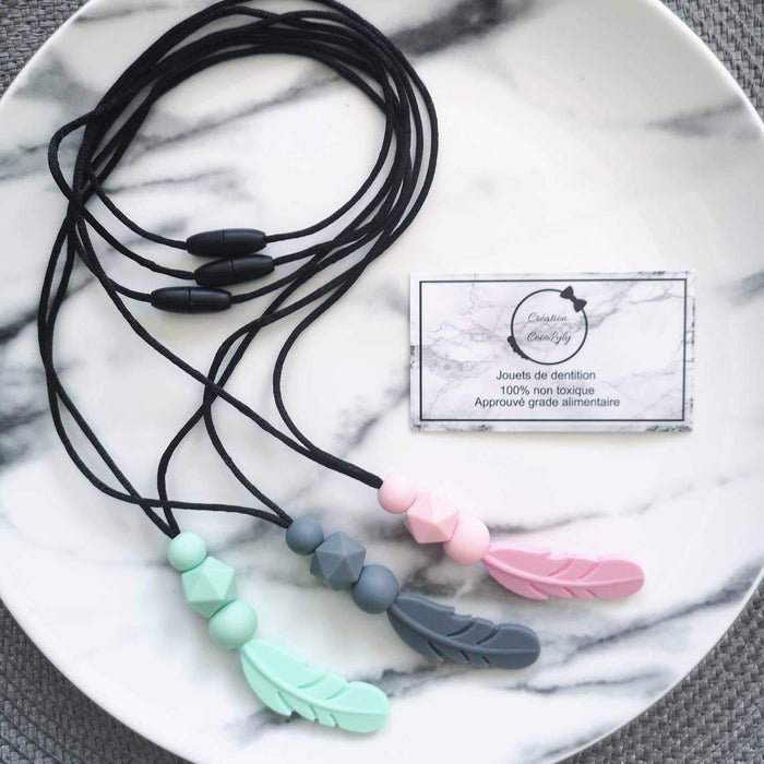 Collier d'allaitement plume