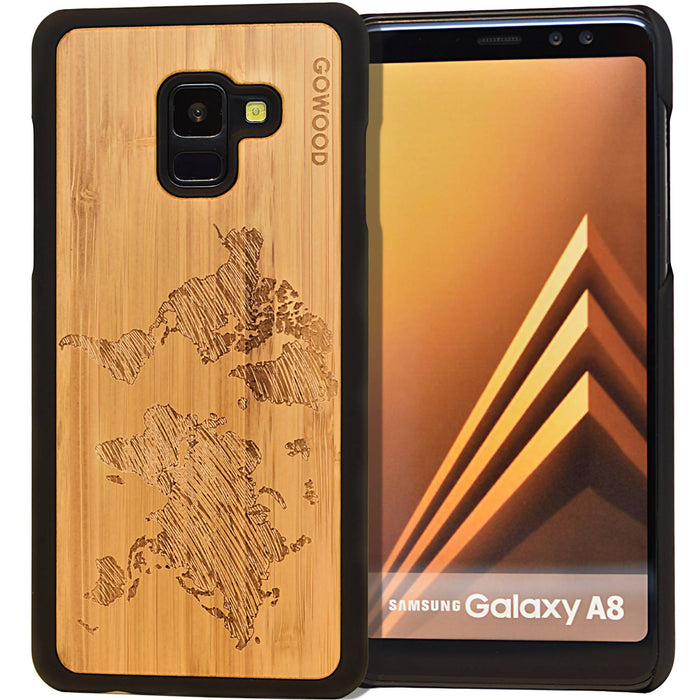 Étui samsung galaxy a8 en bois et côtés en polycarbonate - bambou avec gravure carte du monde