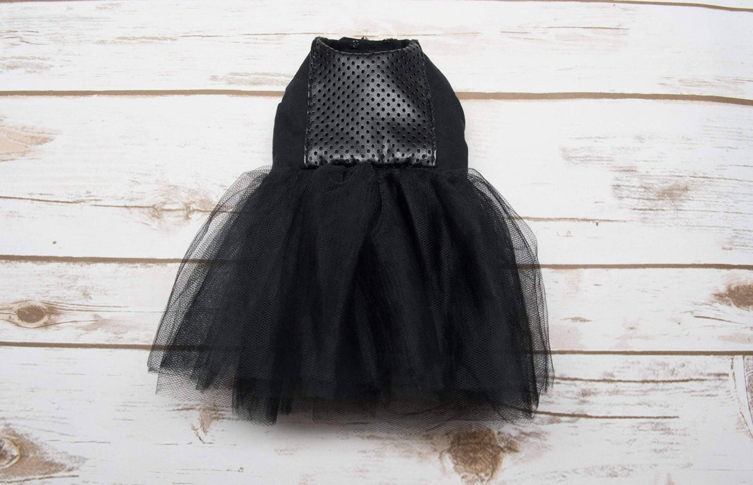 2 robes pour chien dans une! oui, c'est possible!: robe tutu noire réversible en coton noir et cuirette et chiffon suisse à pois surélevés