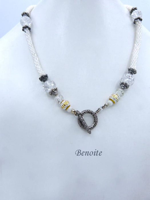 Collier de perles benoite