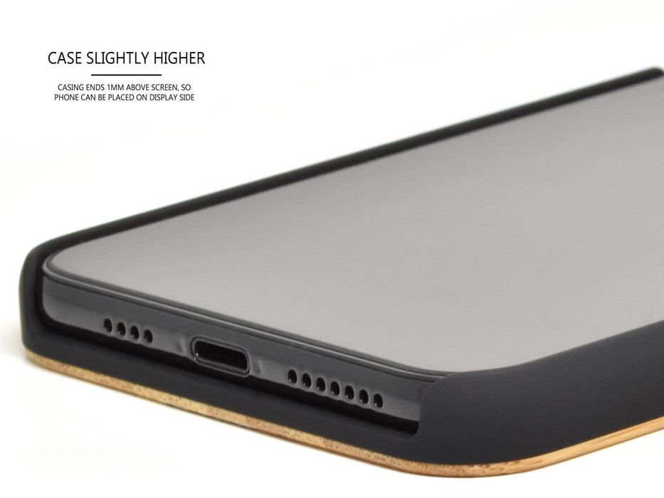 Étui iphone xs max en bois et côtés en polycarbonate - bambou avec gravure carte du monde