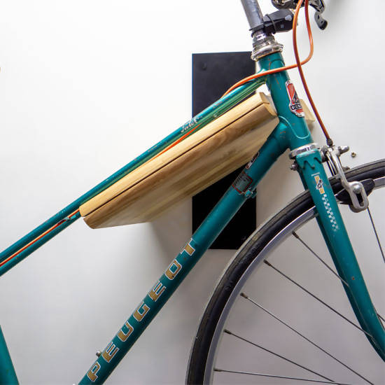 Support à vélo en bois et en acier
