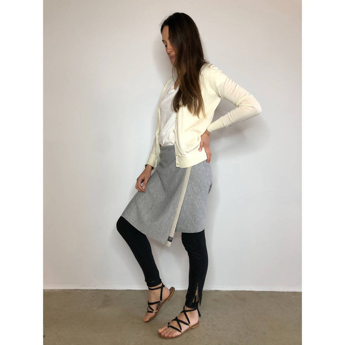 Tukuan d'été 4-14 genou: namaste