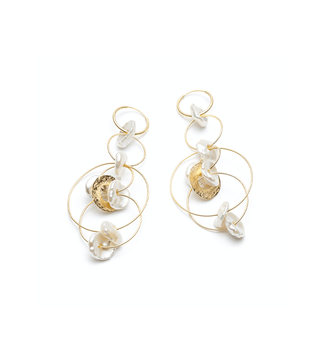 Boucles d'oreilles freevola avec perles pétales en or jaune 18k