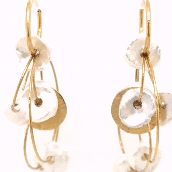 Boucles d'oreilles freevola avec perles pétales en or jaune 18k