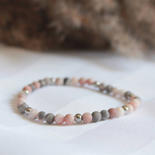 Ensemble de bracelets diffuseurs en pierres semi-précieuses : jaspe zébré rose et pierres de lave blanche