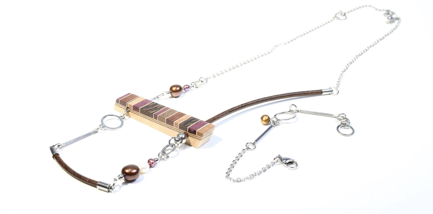 Collier balançoire perles et bois